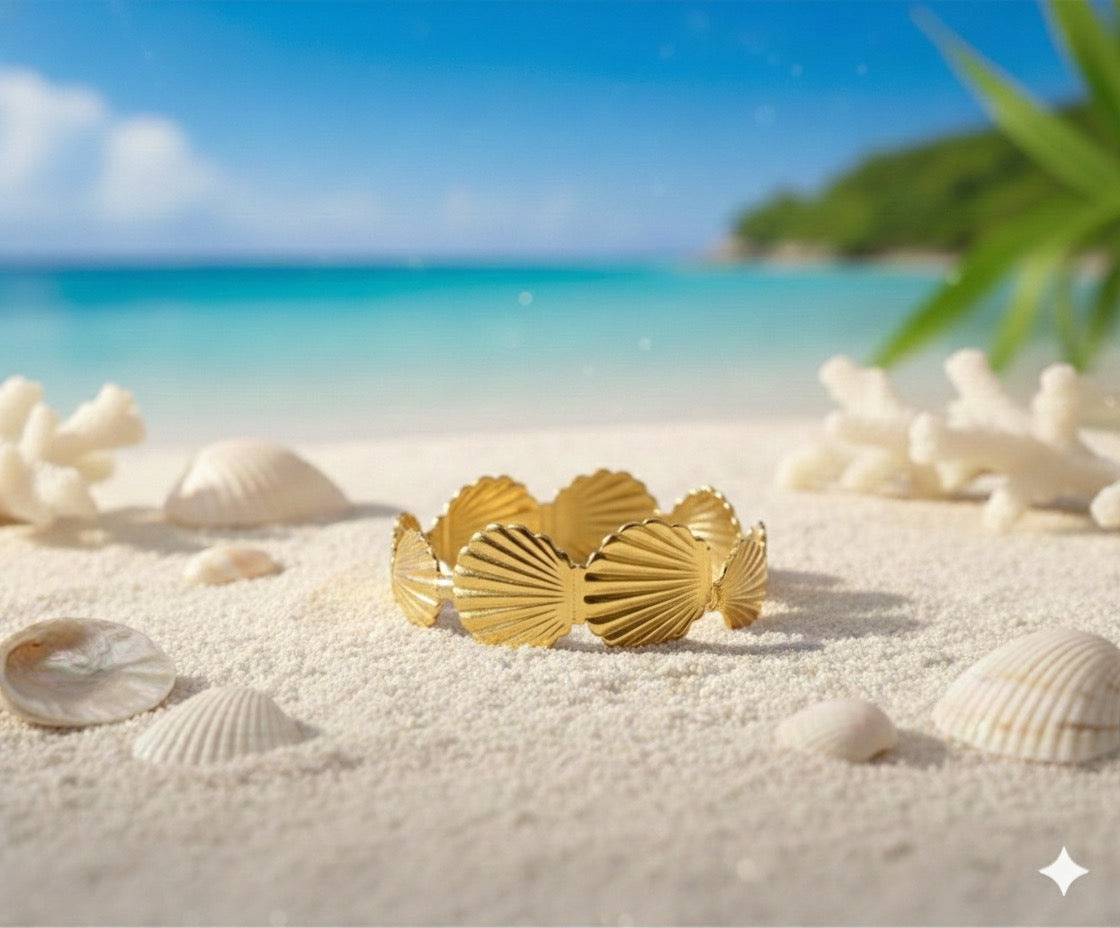 Drizzling Stars – Celeste Shell Cuff