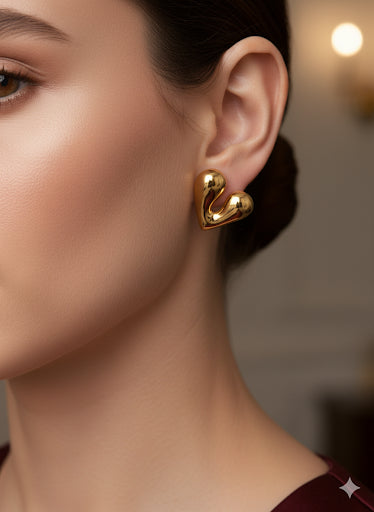 Drizzling Stars-Golden Heart Droplet Studs