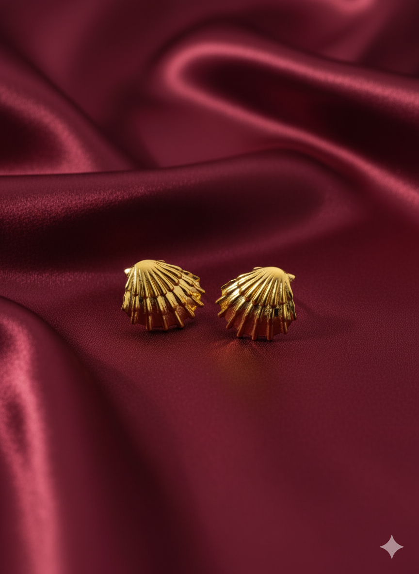 Drizzling Stars –Golden Tide Shell Studs