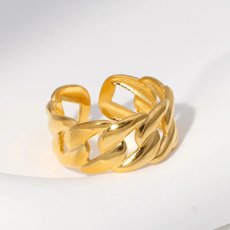 Drizzling Stars Golden Weave Majesty Ring