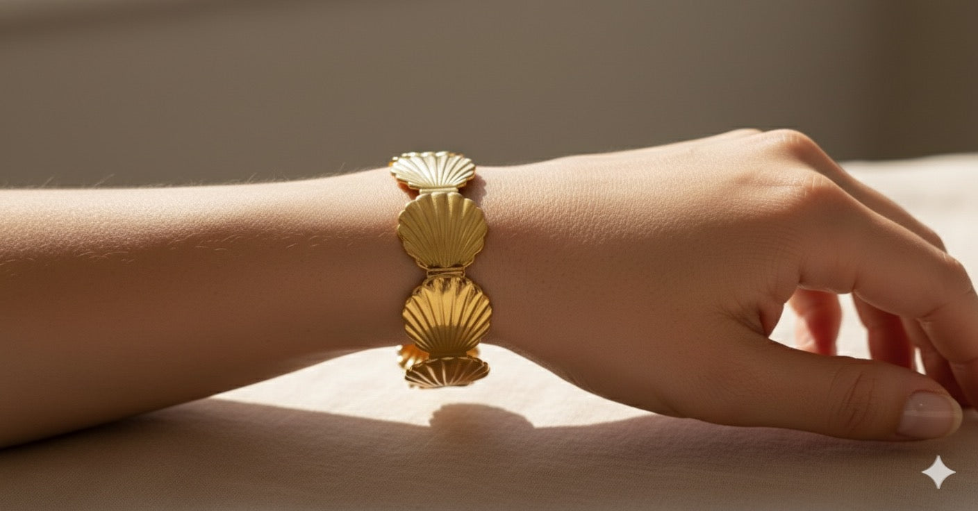 Drizzling Stars – Celeste Shell Cuff