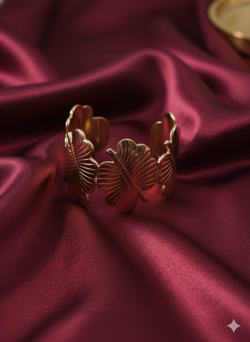 Drizzling Stars-Golden Leaf Whisper Cuff
