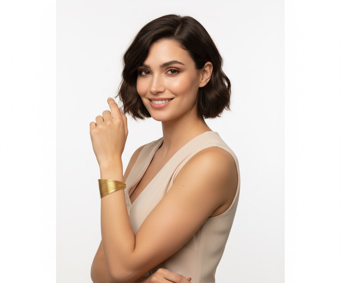 DRIZZLING STARS–Golden Silk Wave Cuff