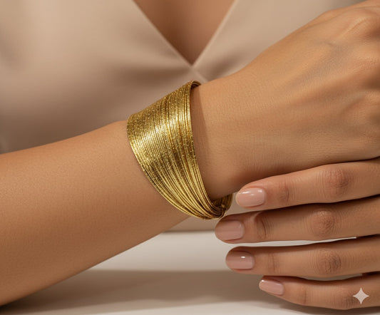 DRIZZLING STARS–Golden Silk Wave Cuff