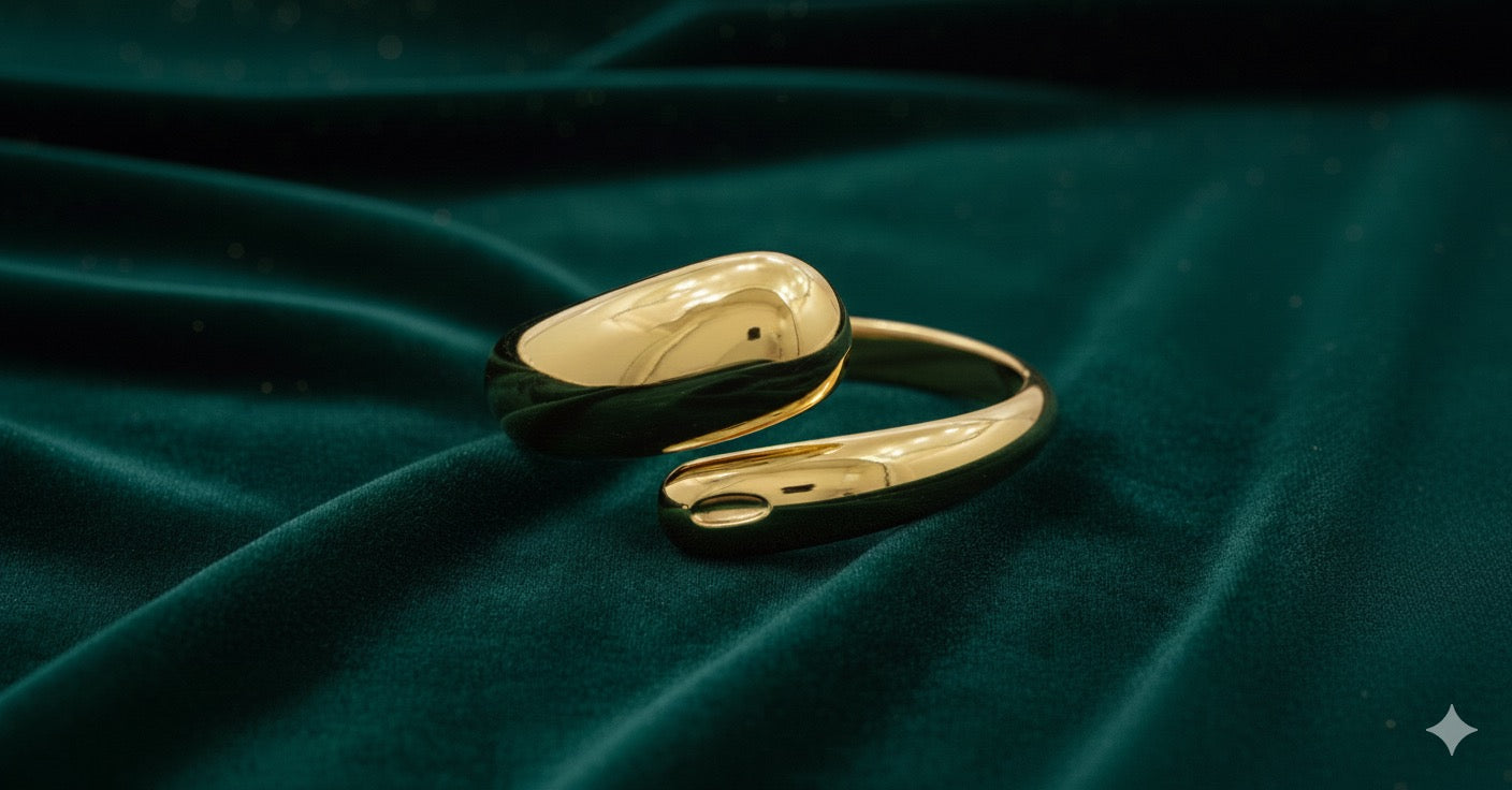 Drizzling Stars – The Aurelia Twist Cuff