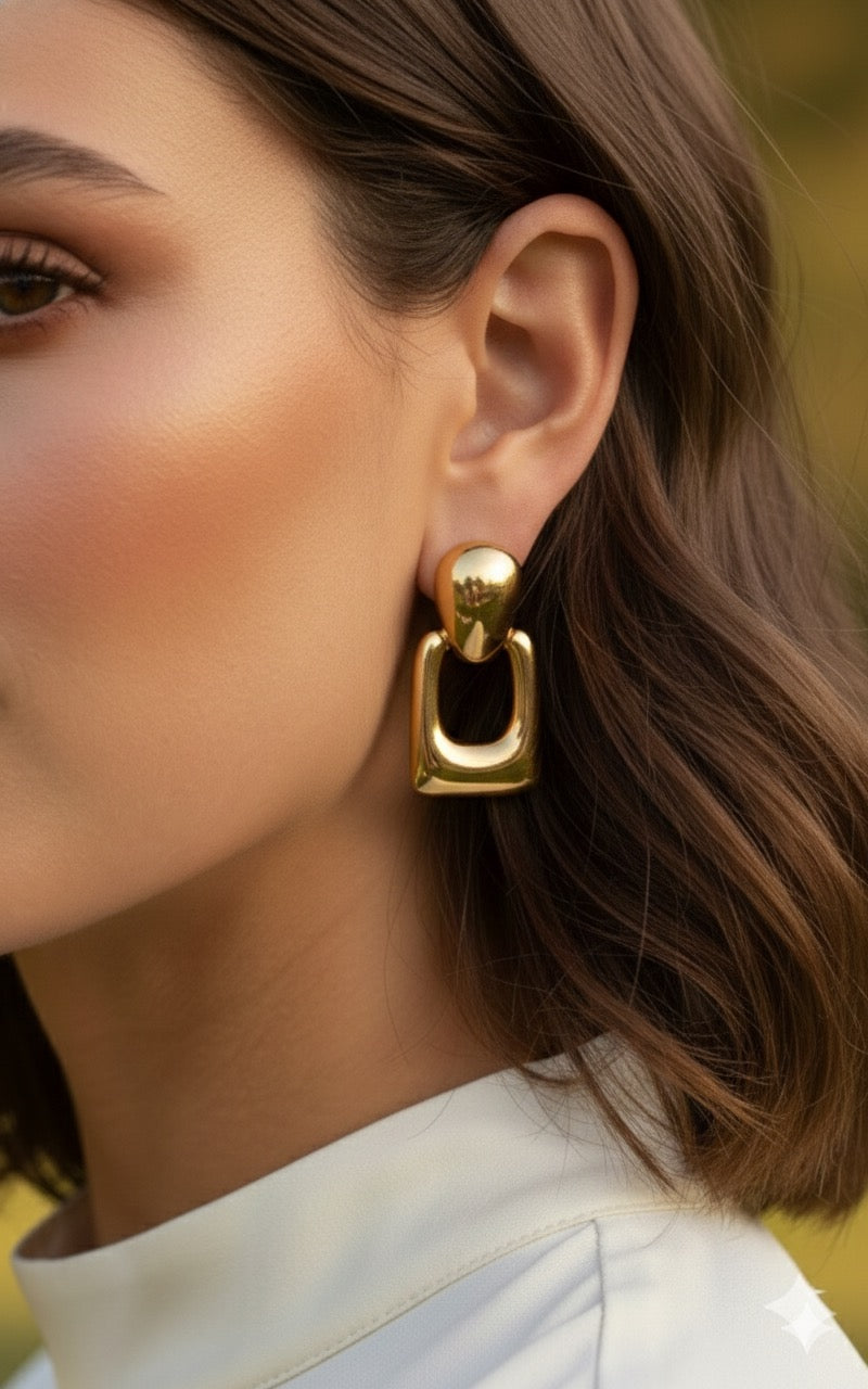 DRIZZLING STARS – Golden Aura Hoops