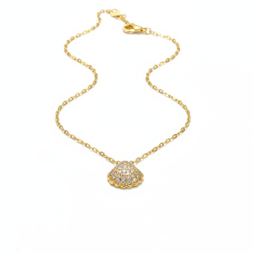 Drizzling StarsThe Golden Pearl Shell Necklace